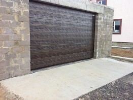 Гаражные секционные подъемные ворота